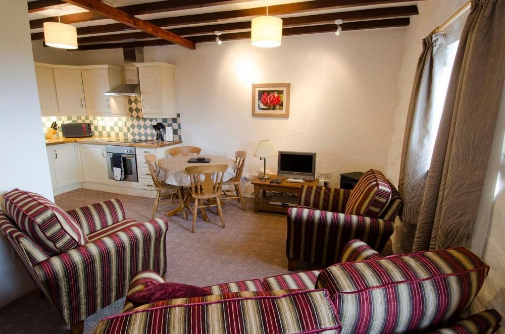Hafoty Farm Cottages Caernarfon Ngoại thất bức ảnh